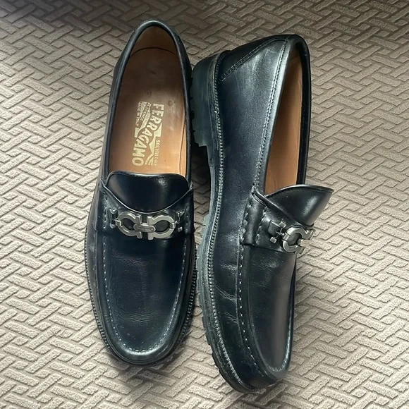 Salvatore Ferragamo | Shoes | Vguc Ferragamo Black Leather  display picture 1
